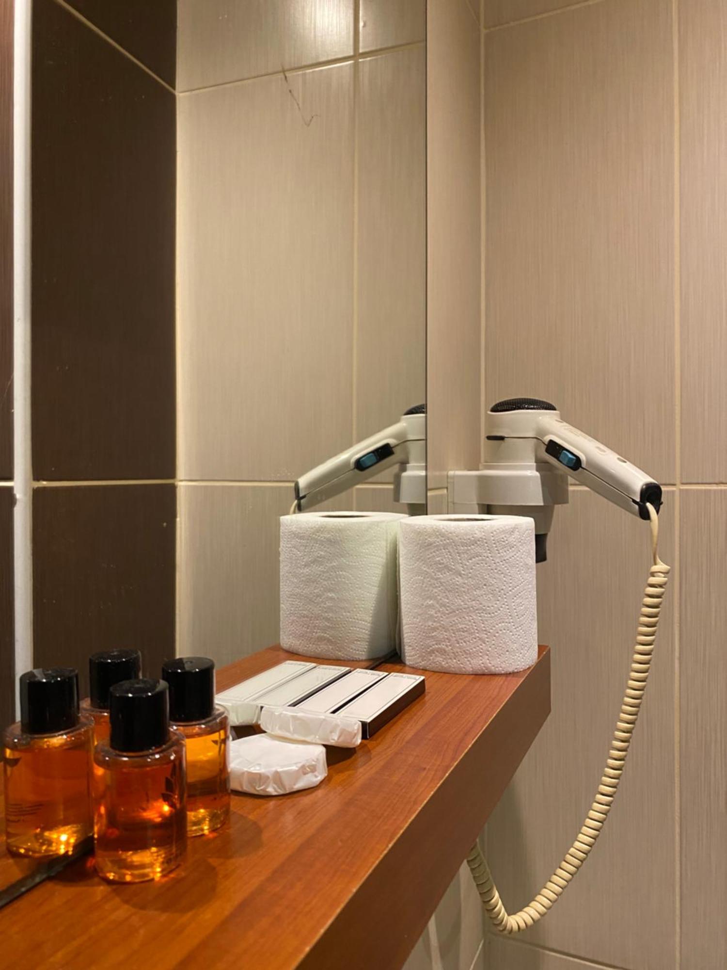 Hotel Real Life Istanbul Bagian luar foto